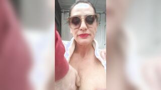 Con 2 camionisti nel parcheggio che mi sborrano in faccia