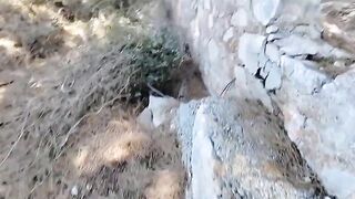 Sta arrivando gente amore - Sorpresi a scopare in pineta