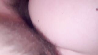 Riempio con gioia la fica pelosa di Claudia