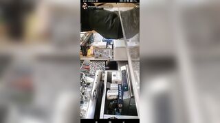 Il culo perfetto di una barista italiana