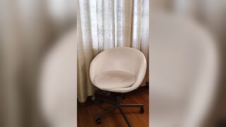 Napoletana porca si sfonda la fica con dildo in live