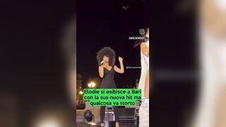 Elodie in concerto fica ops dal vivo