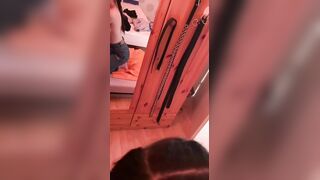 Pompino allo specchio giovane fidanzata tettona