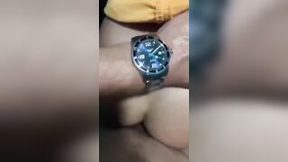 Scopata nel bagno pubblico del locale coppia italiana