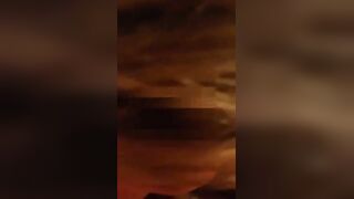 Biondina succhia grosso cazzo nero