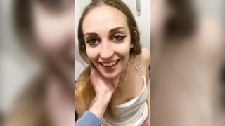 Sei un brutto stronzo,ti piace come pompo?