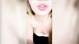 Ditalino Big0 giovane italiana