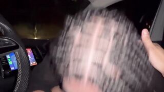 Pompino in auto succoso giovane fidanzata italiana