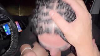 Pompino in auto succoso giovane fidanzata italiana