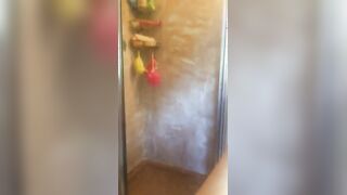 Mia moglie in doccia