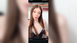 Aless1a video tatuaggio alla fica