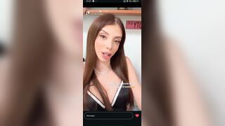 Aless1a video tatuaggio alla fica