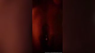 Milf italiana tettona lo succhia e scopa con amico