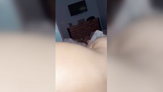 Mi chiedi sempre soldi Faccio bei pompini in cambio