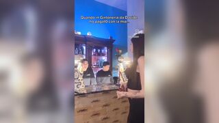 Quando in Gintoneria da Davide ho pagato con un paio di mutandine usate