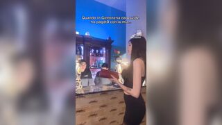 Quando in Gintoneria da Davide ho pagato con un paio di mutandine usate