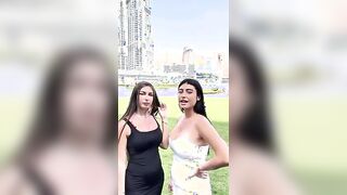 Elisa Esposito con Annarita Esposito cugine maiale OF