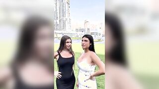 Elisa Esposito con Annarita Esposito cugine maiale OF