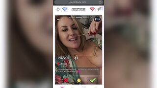 MILF bionda fa un pompino