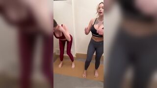 Ambra e Paolina si allenano prima di farsi chiavare dal personal trainer