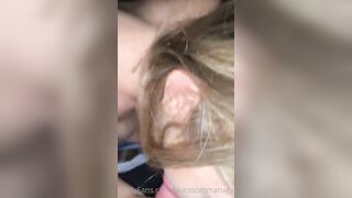 Tettona italiana si fa inculare in auto dal suo ragazzo OF