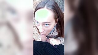 Si fa fare un pompino da morettina italiana all'aperto