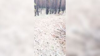 Si fa fare un pompino da morettina italiana all'aperto