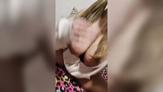 Le tettone di Manuela ma quanto peseranno?