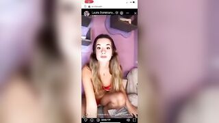 Ragazza tettona italiana Diretta con masturbazione anale OF