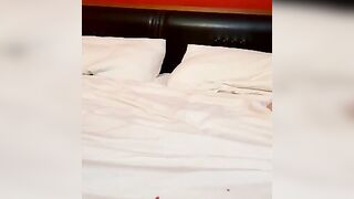 Tettona italiana si masturba in Diretta OF