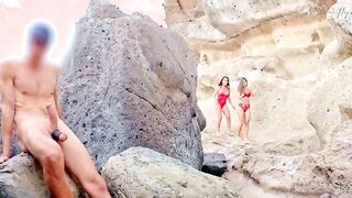 Ragazze italiane lesbicano in spiaggia e segano insieme esibizionista