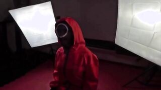 Il gioco del calamaro porno - Chi perde lo prende tutto in culo