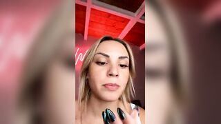 Mi ha riempito la fica di sborra vedete quanta? Diretta OF