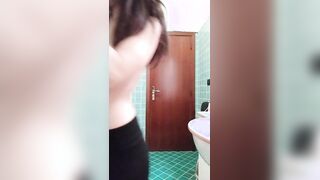 Mora italiana con morbide tettone