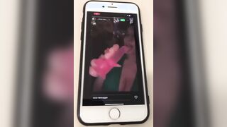 In videochiamata con amiche troie