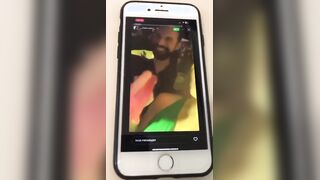 In videochiamata con amiche troie