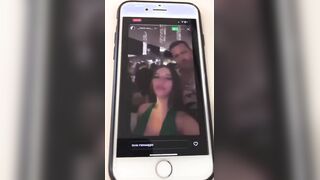 In videochiamata con amiche troie