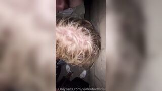 Ragazza bionda napoletana spompina tre amici OF