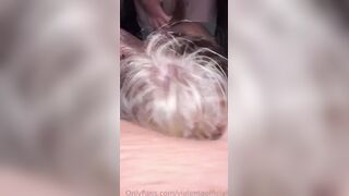 Ragazza bionda napoletana spompina tre amici OF