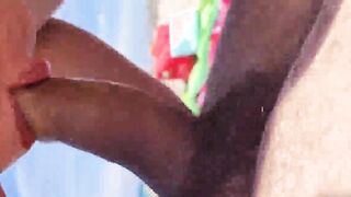 Moglie porca mi succhia il cazzo in spiaggia in vacanza