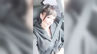 Ladymuffin upskirt in auto