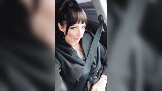 Ladymuffin upskirt in auto