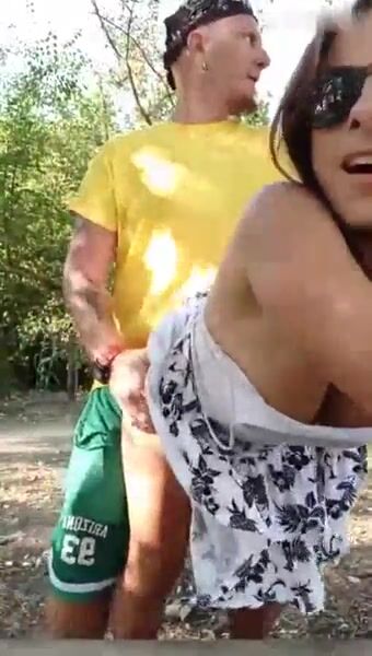 Giulia toscana pompino ed esibizionismo al parchetto