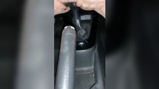 Moglie italiana col cambio della macchina