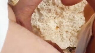 Le piace proprio il cazzo a sta troia