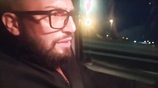 Guidare in autostrada e godersi un bel pompino