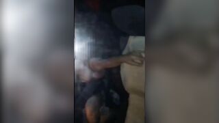 Montata da anziano in macchina - Cuckold italiano