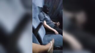 Trans si sega in autobus con sconosciuto