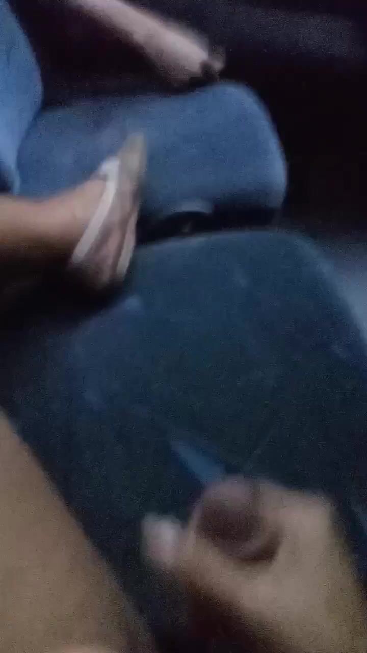 Trans si sega in autobus con sconosciuto