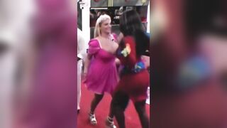 Francesca Cipriani e A1nett tette contro tette GFVip